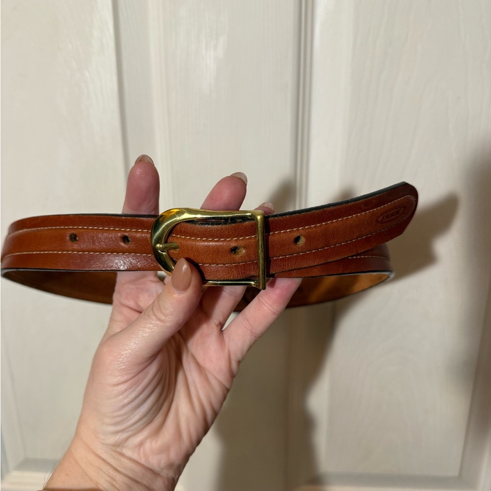 Jordache brown leather belt with a solid brass belt buckle size 30
